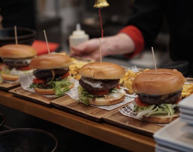 Manhattn's Burgers Louise