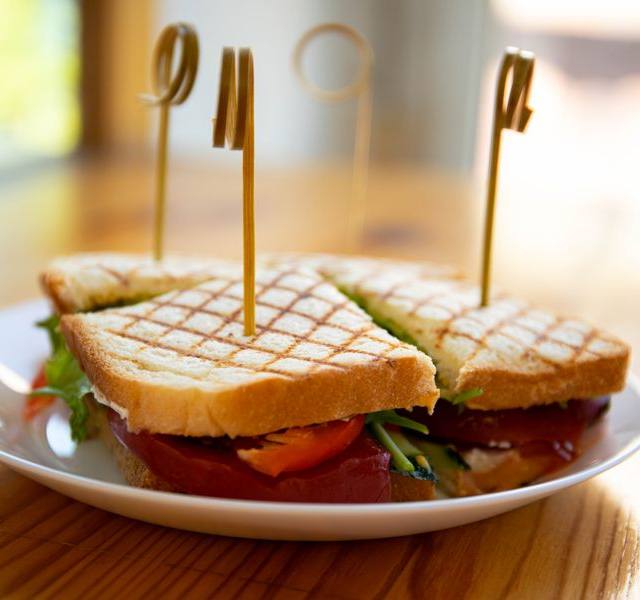 Minori Lunchbar